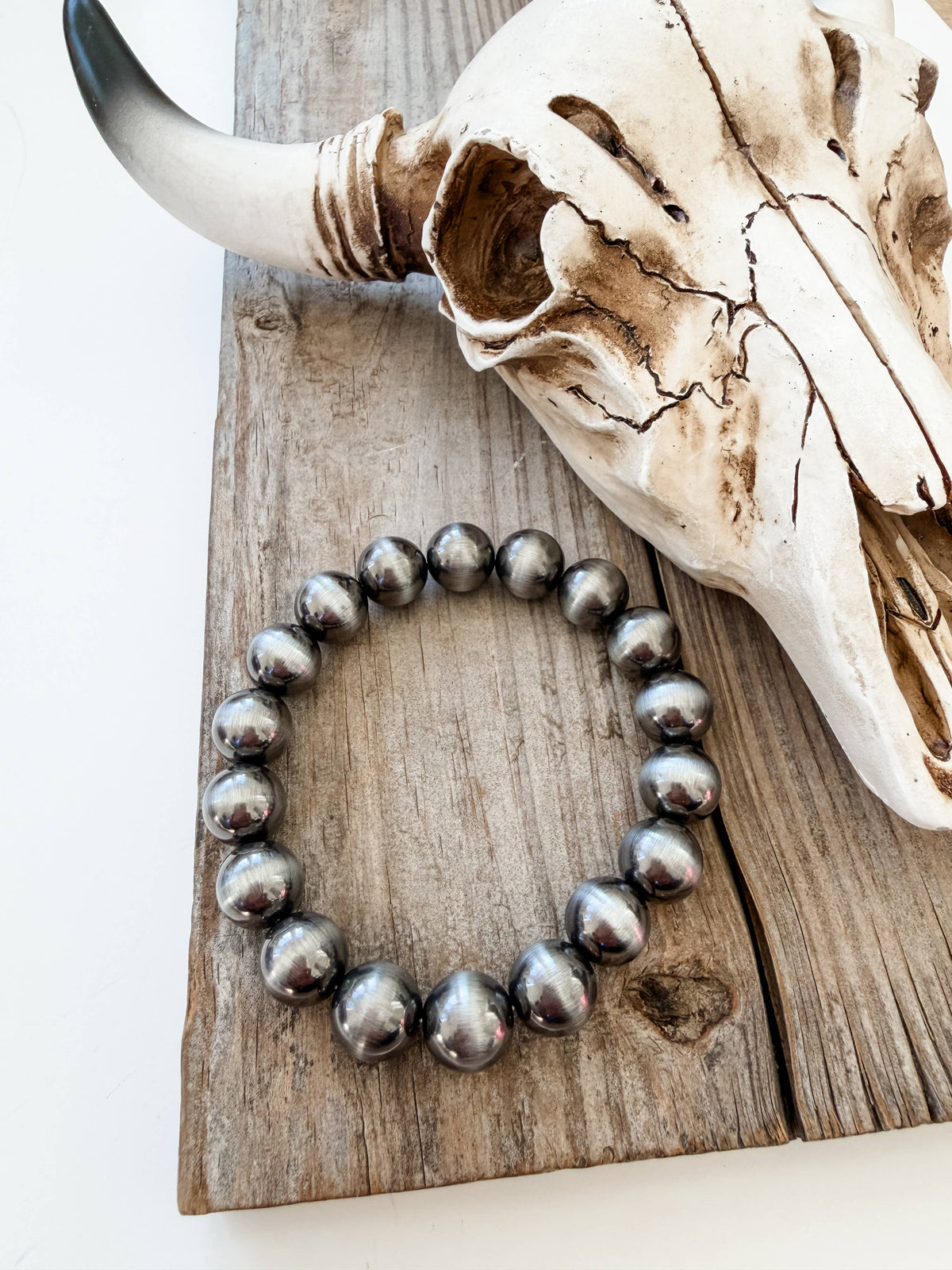 The Western Silver Pearl Stretch Bracelet